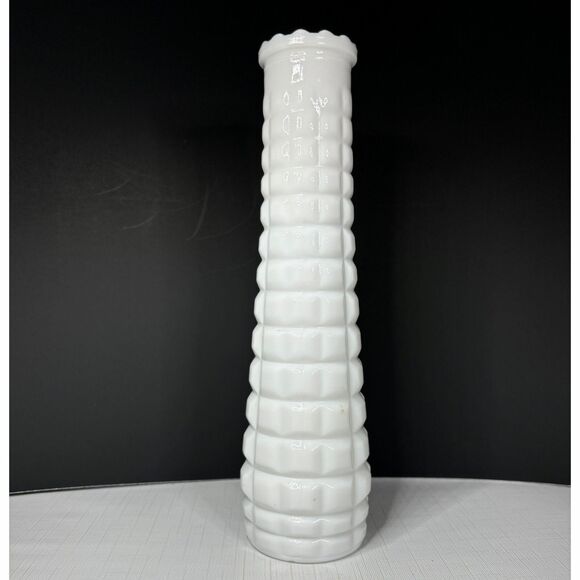 Vintage White Brody Bud Vase Corn Cob Milk Glass Waffle Cottage Core Shabby - Picture 1 of 4